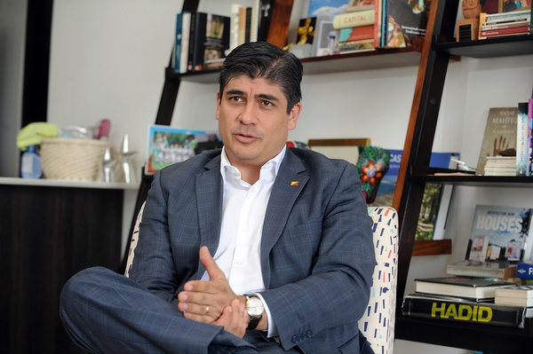 Carlos Alvarado